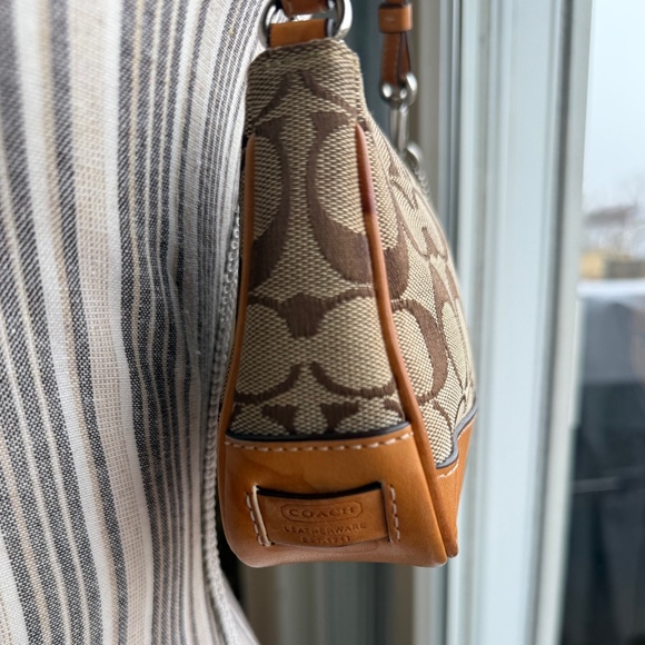 Coach Bag - Picture 3 of 12